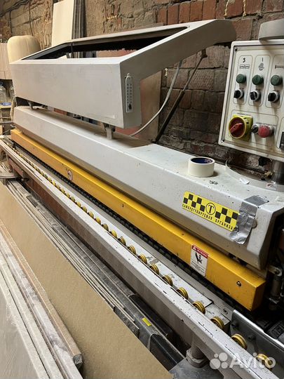 Кромкооблицовочный станок