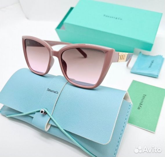 Солнцезащитные очки женские брендовые