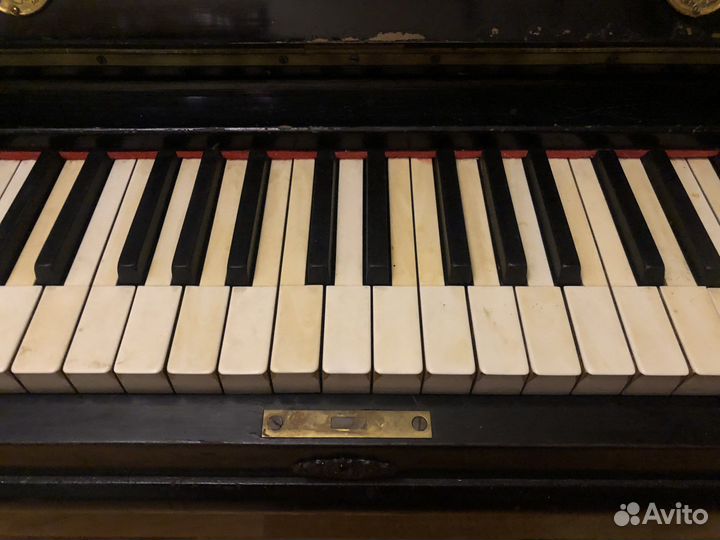 Пианино j.tresselt