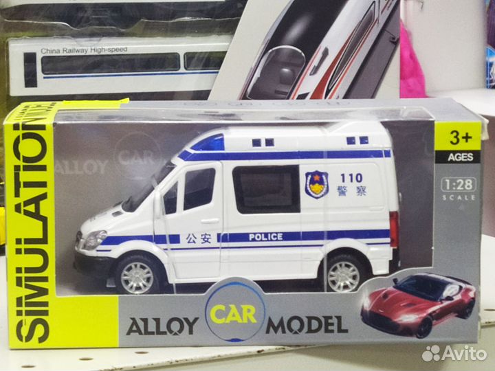 Машинка коллекционная игрушка Mercedes