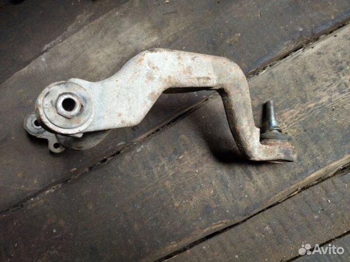 Рычаг передний верхний правый Volkswagen