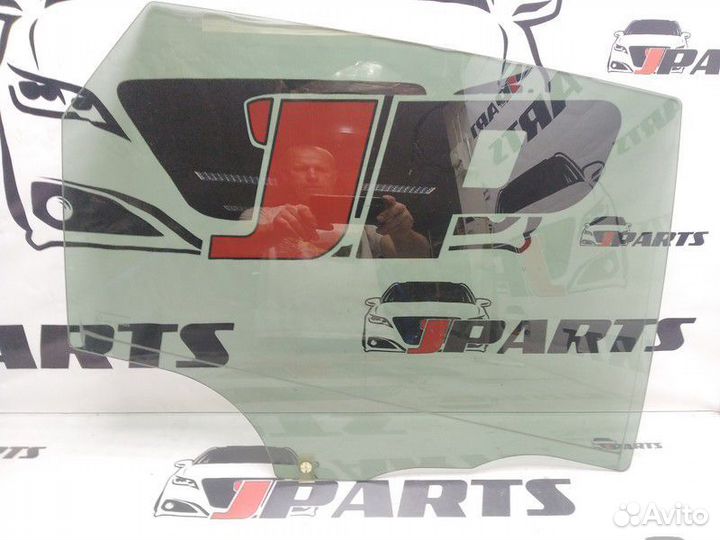 Стекло двери задней Mazda 3 BK рестайлинг (2006—20