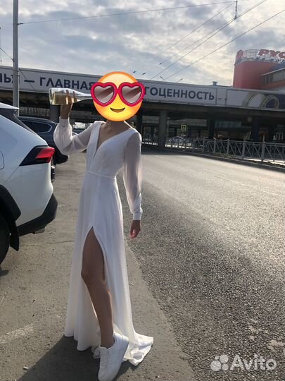 Свадебное платье с длинным шлейфом 42- 44р