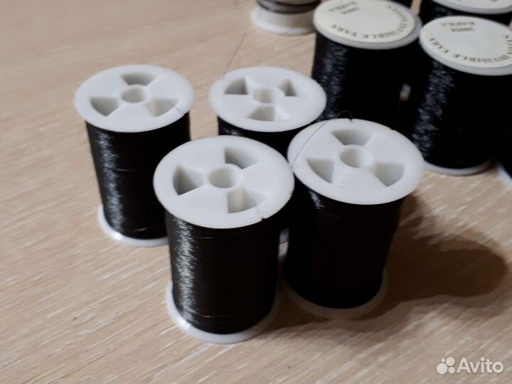 Нитки нейлоновые швейные черные