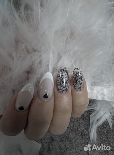 Нужна модель на маникюр