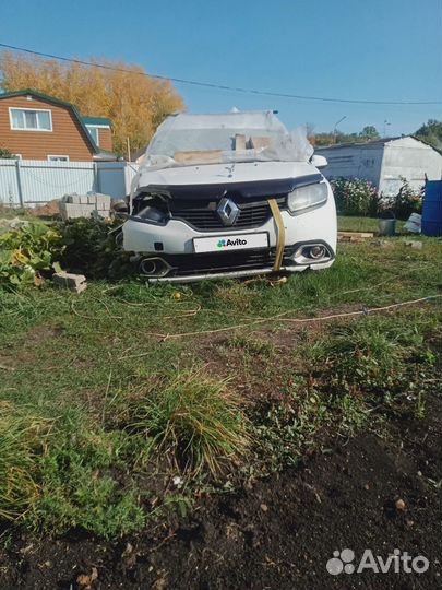 Renault Logan 1.6 МТ, 2015, битый, 140 000 км