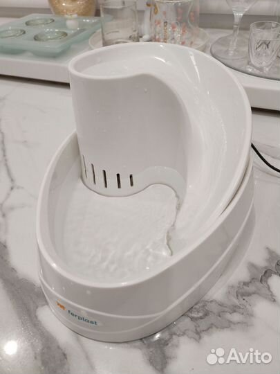 Автоматическая поилка для животных фонтанчик