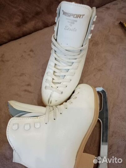 Фигурные коньки risport