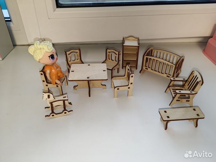 Мебель для кукольного домика
