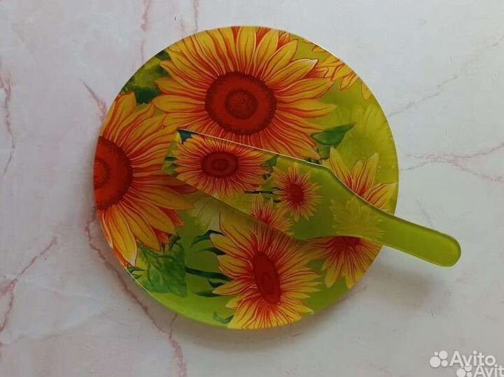 Блюдо с лопаткой