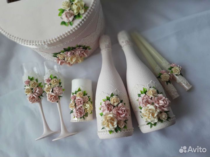 Свадебные аксессуары с цветами