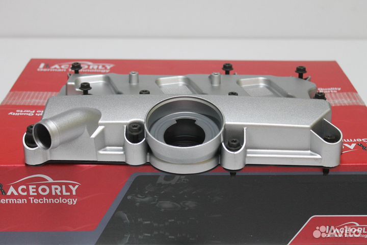 Клапанная крышка VW 3.0tfsi 06E103471S