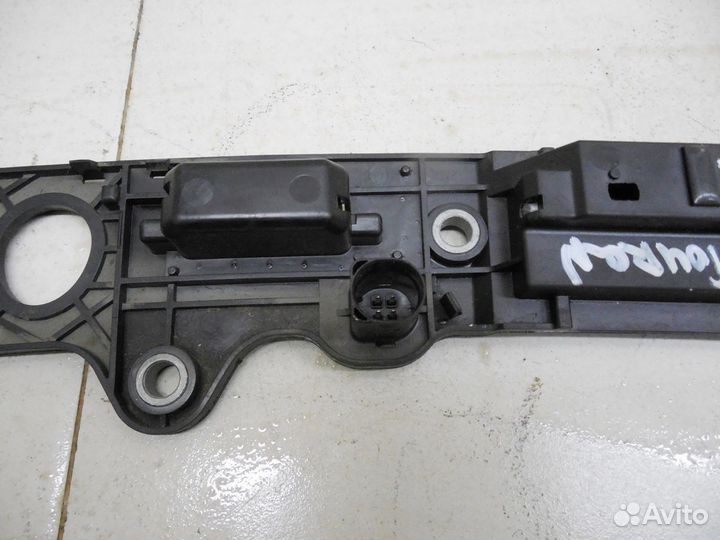 Ручка открывания багажника Touran 2003-2010