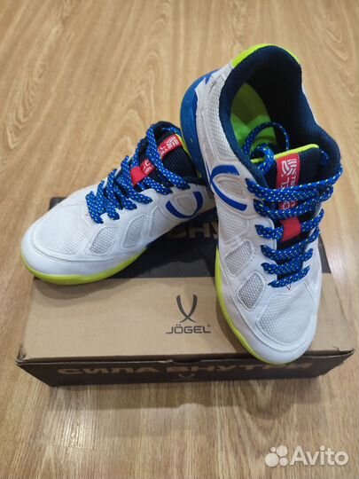 Волейбольные кроссовки