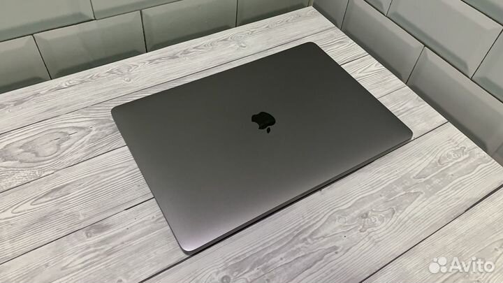 MacBook Pro 15“ 2016 — i7, 16/512, 71 цикл