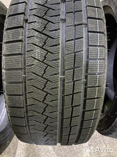 Triangle Trin PL02 255/40 R18 99V