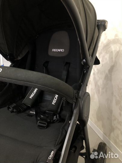 Прогулочная коляска recaro