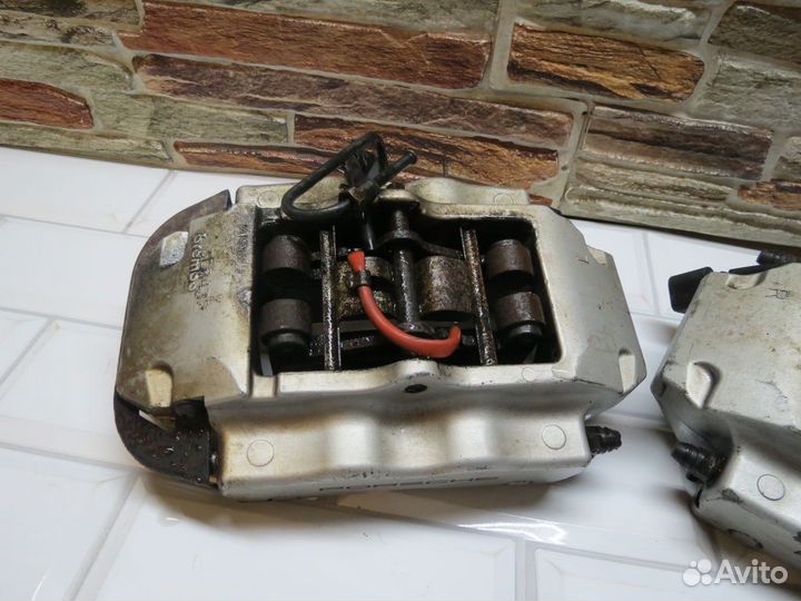 Суппорт задний левый brembo Porsche Cayenne S 955