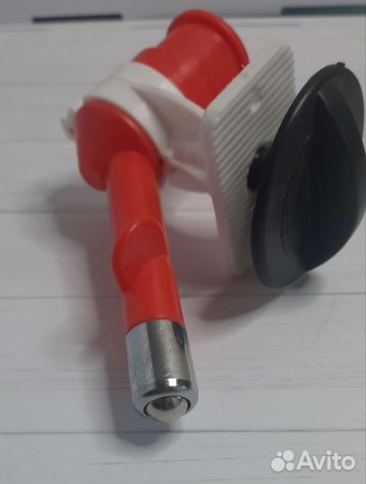 Поилка для кроликов на бутылку от 0.5 до 1.5 л