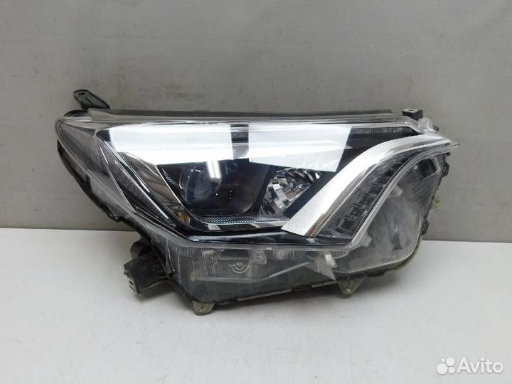 Фара правая Toyota RAV4
