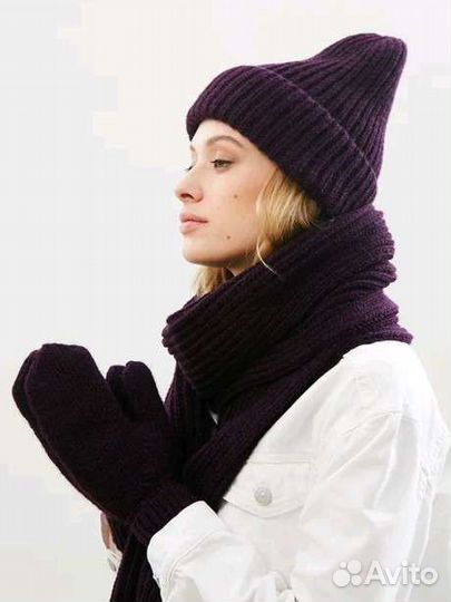 Комплект шапка, варежки и шарф