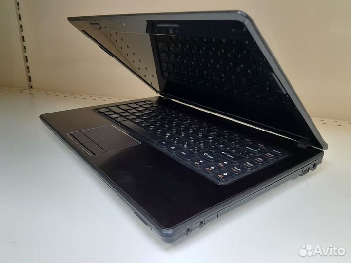 Ноутбук / Core I3 / 4Gb / Intel HD до 8Gb+SSD