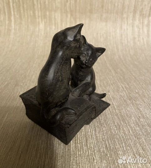 Статуэтка кошки