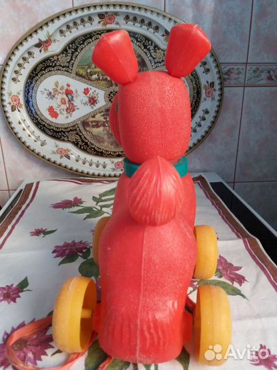 Собачка-каталка.Пластмасса.1980г.СССР