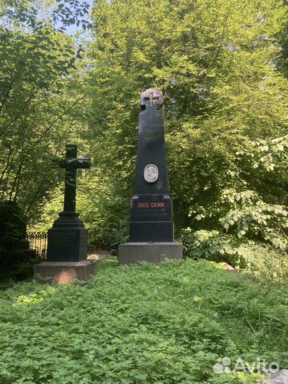 Уборка могил на кладбище, покраска оград