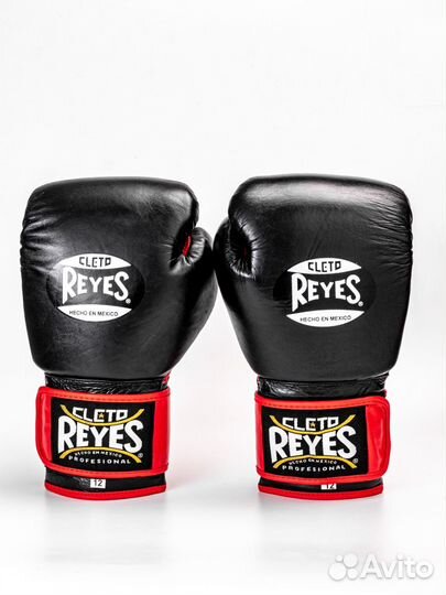 Боксерские перчатки