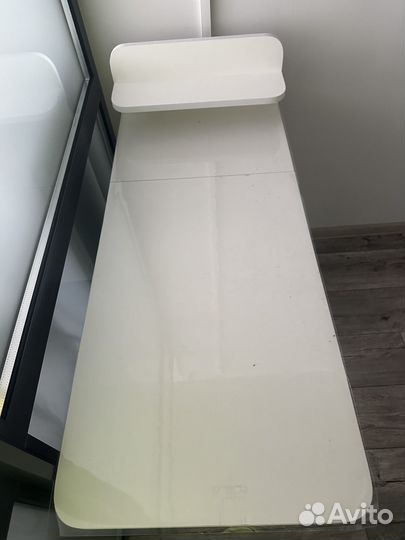 Маникюрный стол