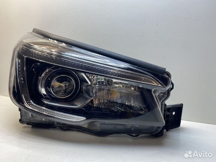 Фара правая Subaru Forester SK (S14) 2018-2021 Led