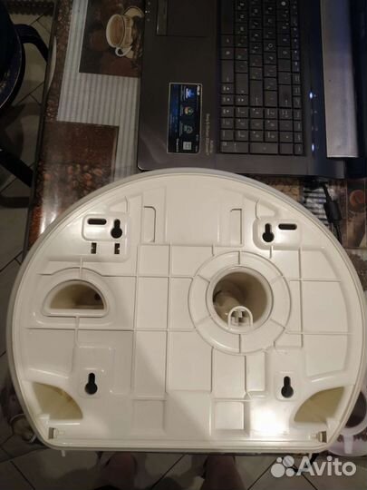 Диспенсер для туалетной бумаги и салфеток tork