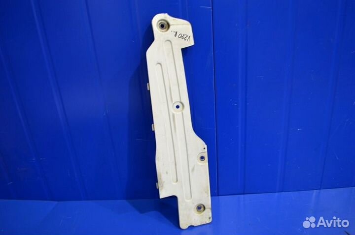 Накладка фары, правая volvo FH (01.05)