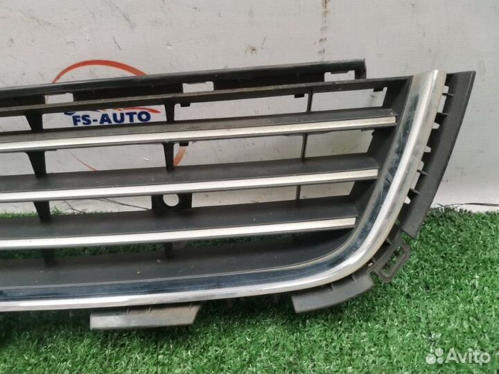 Решетка в бампер Opel Astra H универсал 1.6 Z16XER