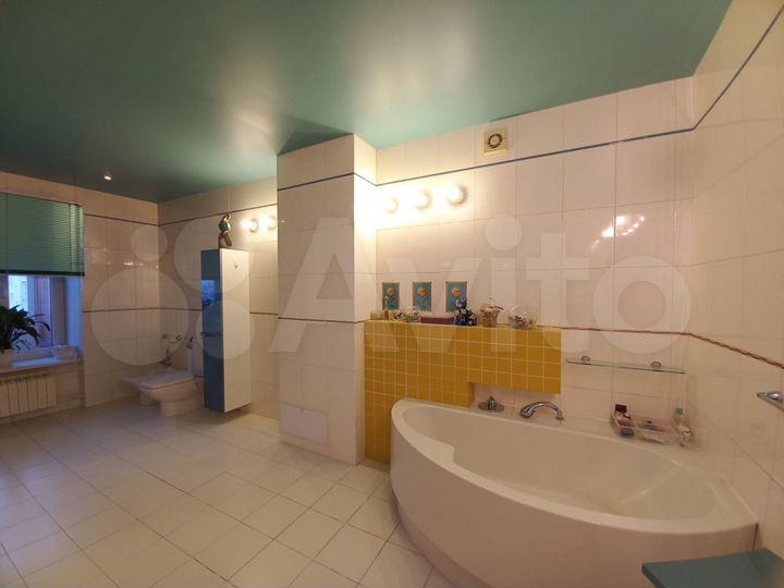 4-к. квартира, 177,1 м², 8/10 эт.