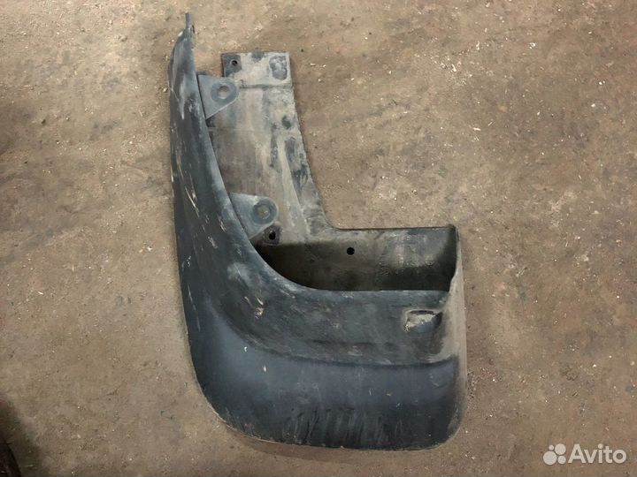 Mitsubishi pajero sport 2 брызговик