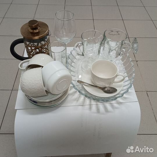 Чашки, блюдца, чайник, бокалы,чайная пара