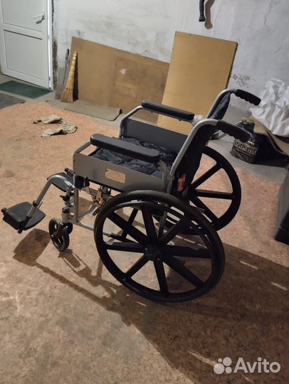 Инвалидная коляска складная бу