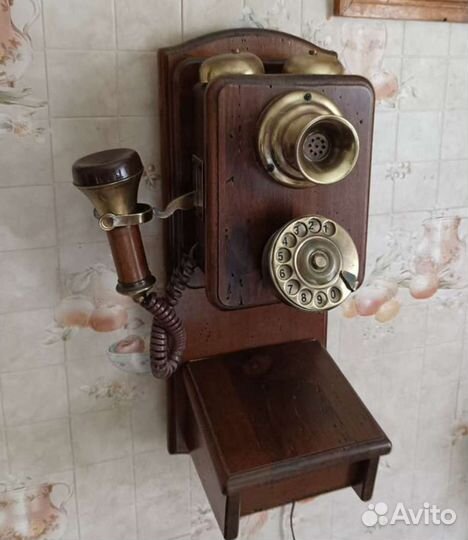 Старинные телефоны