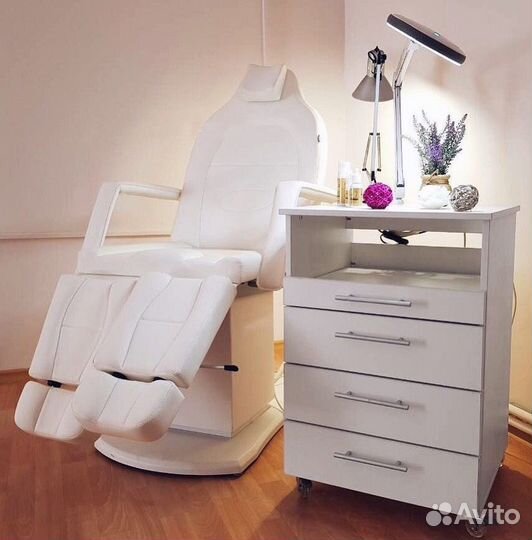 Педикюрное кресло с электроприводами
