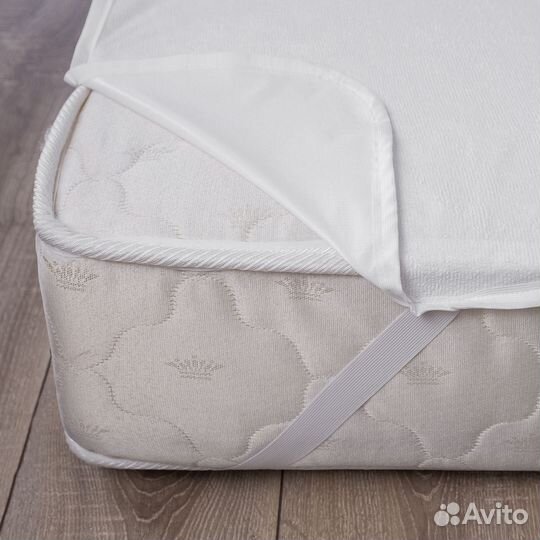 Наматрасник непромокаемый на резинке