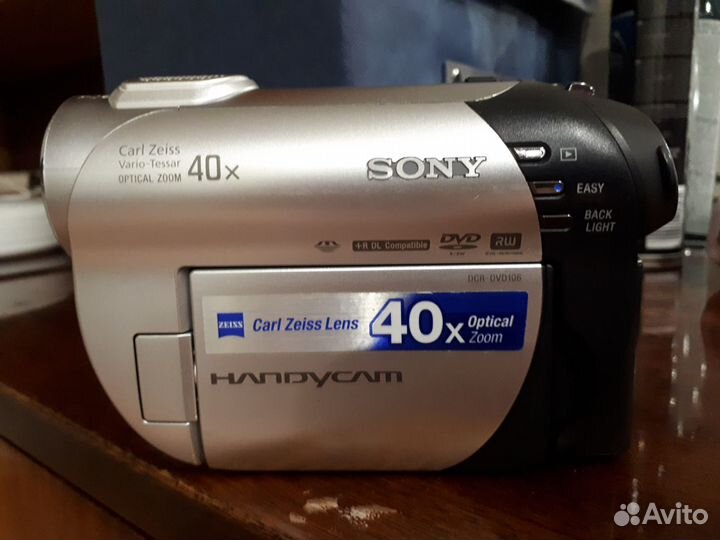 Видеокамера Sony DCR-DVD106E