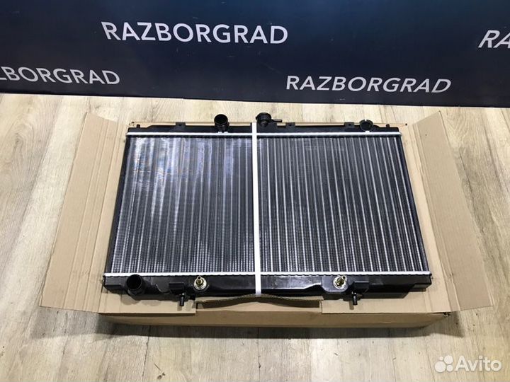 Радиатор охлаждения Nissan Primera P12 АКПП