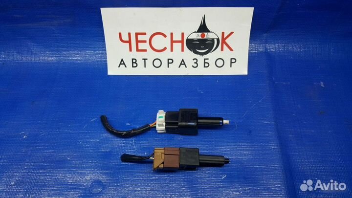 Концевик под педаль тормоза / газа Koleos X trail