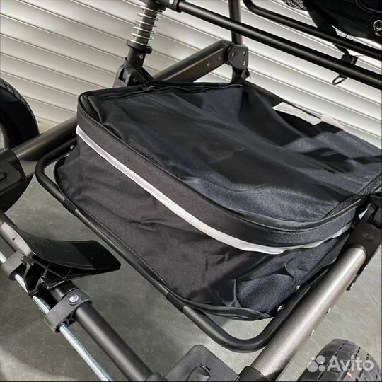 Детская прогулочная коляска