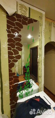 Зеркало для салонов и не только с рисунком