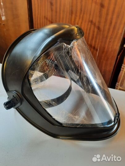 Защитная маска для лица