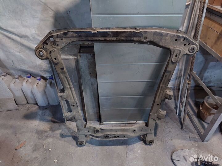 Подрамник renault logan 2