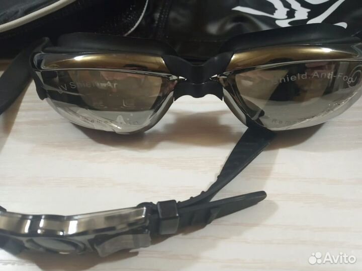 Очки для плавания (с противоударным стеклом)